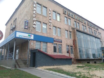 Чернігівська обл., м. Бобровиця, вул. Незалежності, 4. Оренда – офісне приміщення площею 23,40 кв.м (П)