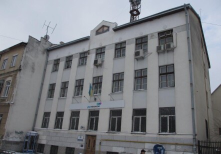 Львівська обл., м. Старий Самбір, вул. Л.Галицького,61.Оренда – приміщення 1-го поверху площею 52,80 кв. м. (В)