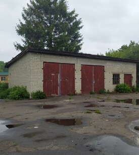 Рівненська обл., Вараський р-н., с. Антонівка, вул. Хмельницького, 8а. Оренда – нежитлові приміщення площею 75,6 кв.м. (В)