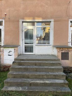 Івано-Франківська обл., Івано-Франківський р-н, м. Бурштин, вул. Січових Стрільців, 17. Оренда – пприміщення 1-го поверху площею 21,0 кв.м. (В)