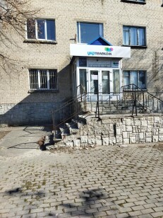 Дніпропетровська обл, м. Першотравенськ, вул. Кобзаря, 15. Оренда – приміщення 1-го поверху площею 87,90 кв.м (В)