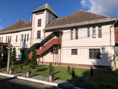 Львівська обл., Стрийський р-н, м. Ходорів, вул. Грушевського, 23 . Оренда – приміщення 2-го поверху площею 92,10 кв.м. (В)