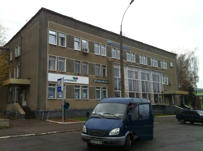 Чернігівська обл., м. Мена, вул. Героїв АТО, 9;      Оренда –приміщення 1-го поверху площею 29,70 кв.м. (В)  