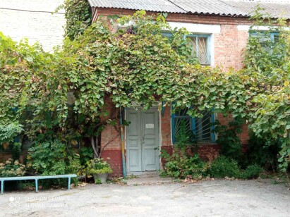 Сумська обл., м. Суми, вул. Петропавлівська, буд. 65. Оренда – двоповерхове приміщення складу площею 120,50 кв.м. (В)