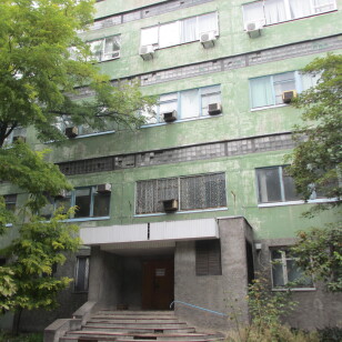 Дніпропетровська обл., м. Дніпро, пр. Богдана Хмельницького, 28а.Оренда – приміщення 2-го поверху площею 74,90 кв.м. (В) 