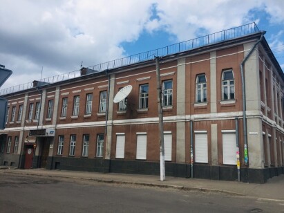 Харківська обл., м. Вовчанськ, вул. Соборна, 982. Оренда приміщень 455,9 кв.м.