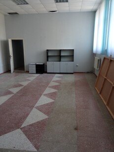 Рівненська обл., м. Здолбунів, вул. Грушевського,15. Оренда – приміщення 1 –го поверху площею 228,60 м.кв. ( В )