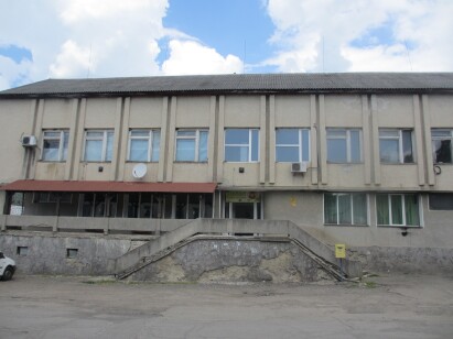 Закарпатська обл., Хустський р-н., с. Білки, вул. Центральна, 8. Оренда – приміщення 2-го поверху площею 103,8 кв.м. (В)