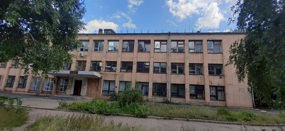 Кіровоградська обл., м. Бобринець, вул. Незалежності, 111. Оренда – приміщення 2-го поверху площею 138,30 кв.м. (В)