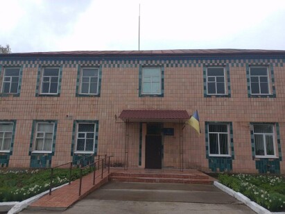 Сумська обл., Роменський р-н, с. Гаврилівка, пров. Миру, буд. 20;   Оренда – нежитлове приміщення площею 19,00 кв. м. (В)