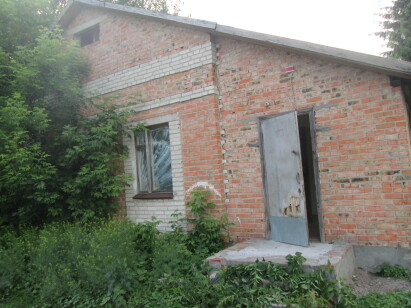 Сумська обл., Конотопський р-н, с. с. Тернівка, вул. 40 Років Перемоги, буд. 2. Оренда – нежитлове приміщення будівлі площею 70,50 кв.м. (В)