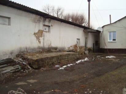 Одеська обл., Березівський р-н, смт. Миколаївка, вул. Карпішина, 53а. Оренда – приміщення в одноповерховій будівлі площею 84,60 кв.м (В)