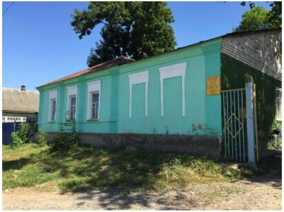 Сумська обл., Сумський р-н., с. Хотінь, вул. Банківська, буд. 7. Оренда – частина нежитлової будівлі площею 27,40 кв.м. (В)