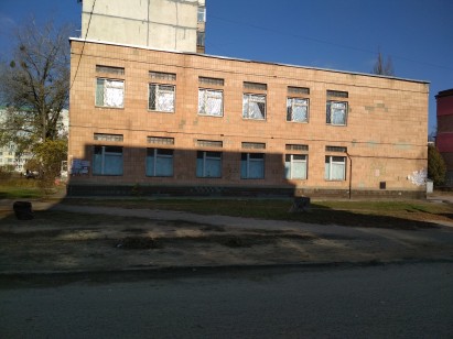 Сумська область, Охтирський р-н, м. Охтирка, вул. Київська, буд. 107. Оренда – нежитлові приміщення на 1-му та 2-му поверсі площею 303,2 кв.м. (В)