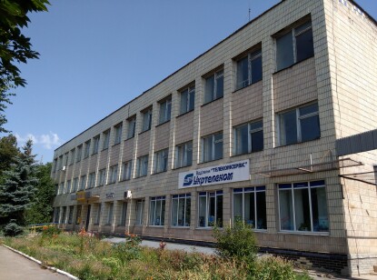 Сумська обл., смт. Велика Писарівка, вул. Грайворонська, 11. Оренда – частина нежитлового приміщення на 3-му поверсі площею 172,70 кв.м. (В)