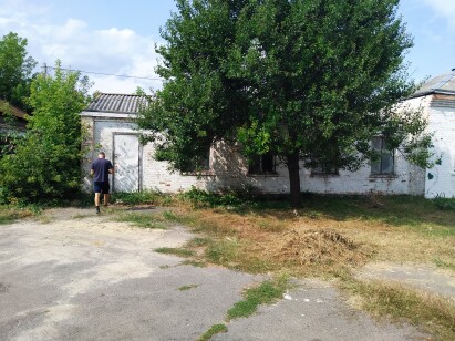 Кіровоградська обл., смт Новоархангельск, вул. Пушкіна, 44. Оренда – комплекс будівель площею 202,80 кв.м. (В)