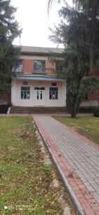 Вінницька обл., Могилів-Подільський р-н, с. Козлів, вул. Незалежності, 21. Оренда – приміщення 1-го поверху площею 37,8 кв.м. (В)