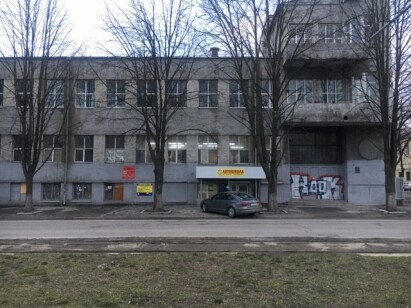 Дніпропетровська обл., м. Дніпро, пр. Пушкіна, 75а;    Оренда – приміщення 1-го поверху площею 11,5 кв.м. (В)